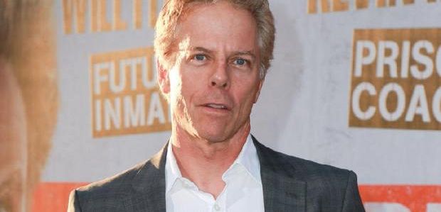 Greg Germann pojawi się gościnnie w 14 sezonie „Chirurgów”