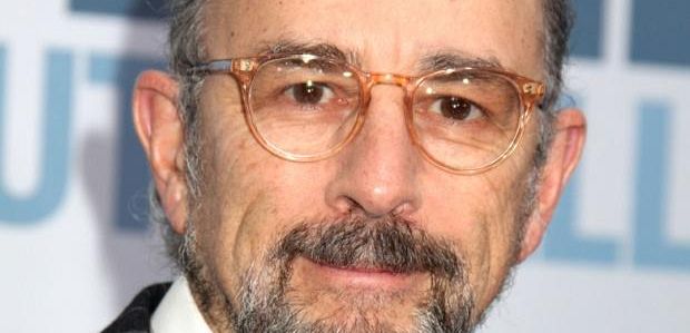 Richard Schiff  dołączył do odcinka pilotowego 