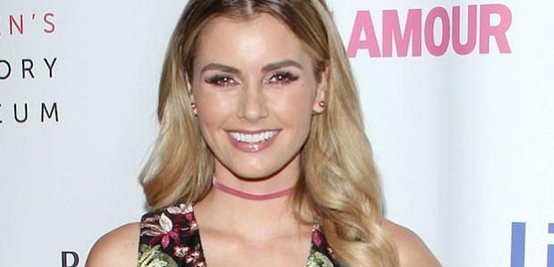 Brianna Brown będzie powracała w „Dynastii”