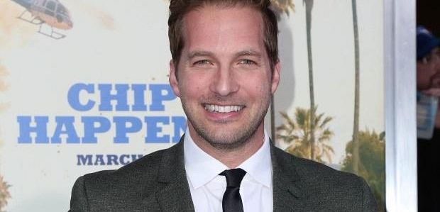 Ryan Hansen dołączył do odcinka pilotowego 