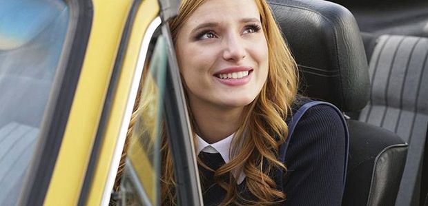 Bella Thorne mówi o zmianach w „Famous in Love” w stosunku do książki, obiecuje „wierny” obraz młodego Hollywood