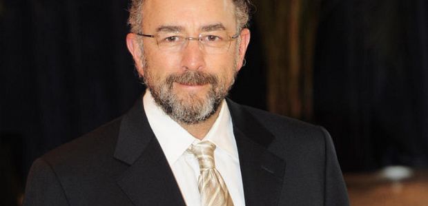 Richard Schiff pojawi się w finale 