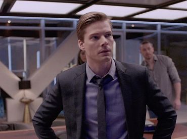 Klip z 2 sezonu „Quantico”: Clay nie ma pojęcia co zrobić dalej