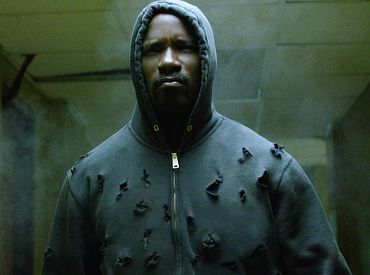 Mike Colter musi jeść tak dużo, aby stać się superbohaterem w „Luke Cage”