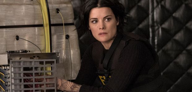 Klip z 2 sezonu „Blindspot”: Jane obwinia Wellera o brutalne zachowanie Romana
