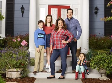 ABC przedłuża American Housewife o 2 sezon