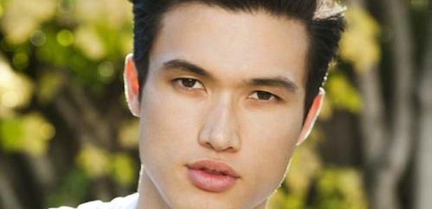 Charles Melton zagra Reggiego w 2 sezonie 