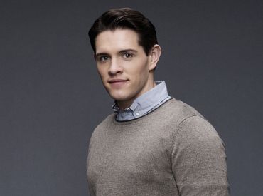 Casey Cott awansowany do stałej obsady w 2 sezonie Riverdale