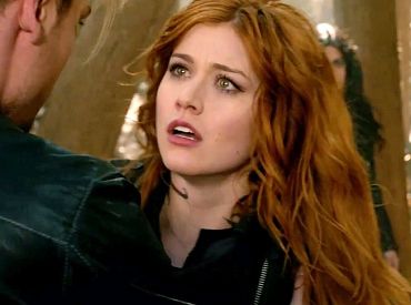 Zwiastun nowych odcinków 2 sezonu „Shadowhunters”: Clary wybiera między Jacem a Simonem