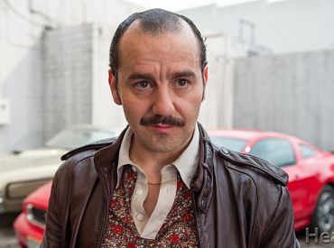 Max Casella pojawi się w 3 sezonie „Uwikłanej”