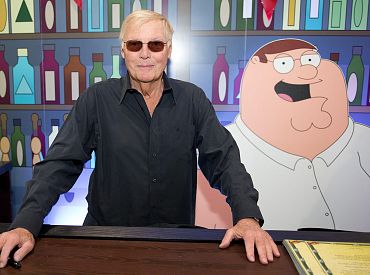 Adam West pojawi się w 15 sezonie „Głowy rodziny”
