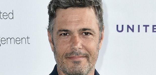 Carlos Bernard pojawi się gościnnie w 3 sezonie „Supergirl”
