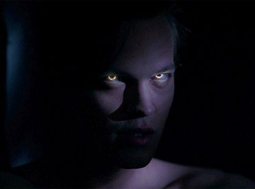 Alexander Calvert dołączył do stałej obsady 13 sezonu „Nie z tego świata”
