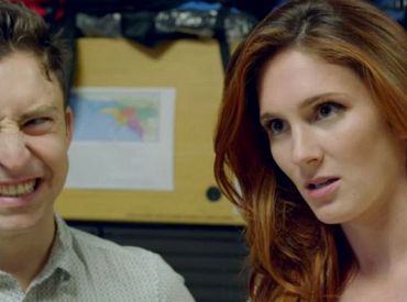 Paramount Television i Anonymous Content rozwijają komedię „Stupid Idiots”