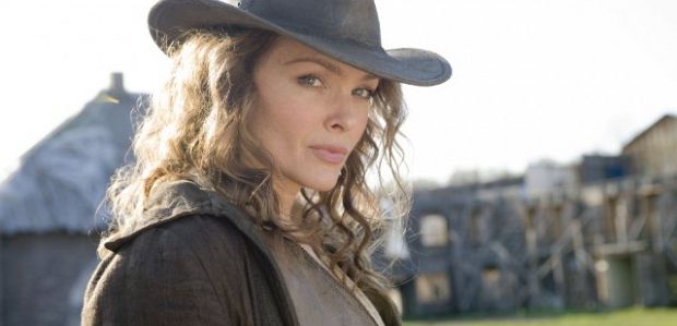 Dina Meyer będzie powracał w 3 sezonie „Czarodziejów”