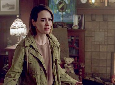 Pierwsze spojrzenie na Evana Petersa jako Andy’ego Warhola w „American Horror Story: Kult”