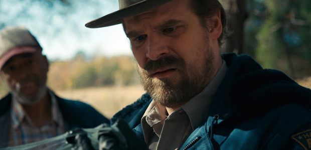 Czy Joyce i Hopper będą razem w 2 sezonie „Stranger Things”?