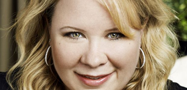 Julie Plec podpisuje nową umowę z Warner Bros. TV