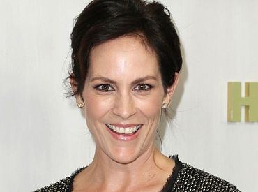 Annabeth Gish będzie powracała w „The Haunting of Hill House”