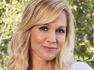 Jennie Garth pojawi się gościnnie 2 sezonie „Cioteczki Mick”