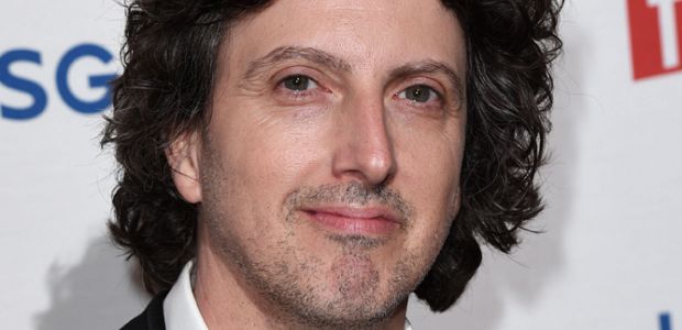 Mark Schwahn wyrzucony z „The Royals”