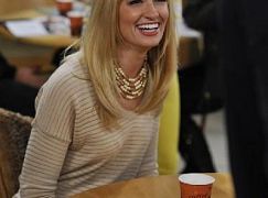 Dwie spłukane dziewczyny: 1x20 And The Drug Money - zdjęcia promocyjne