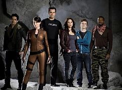 Continuum: Zdjęcia promocyjne obsady, serialu i z planu