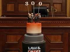 Prawo i bezprawie: Impreza z okazji 300 odcinka Law & Order: SVU