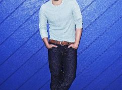 Zdjęcia promocyjne obsady 2 sezonu Jess i chłopaków