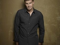 Zdjęcia promocyjne obsady 8 sezonu Kości