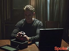 Arrow: 1x03 Lone Gunmen - zdjęcia promocyjne