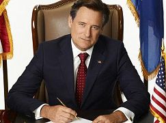 Zdjęcia promocyjne obsady 1 sezonu serialu 1600 Penn