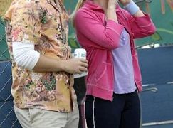 Happy Endings: 3x10 Kickball 2: The Kickening - zdjęcia promocyjne