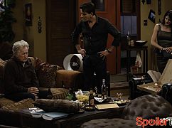 Jeden gniewny Charlie: 2x04 Charlie’s Dad Breaks Bad - zdjęcia promocyjne