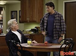 Jeden gniewny Charlie: 2x04 Charlie’s Dad Breaks Bad - zdjęcia promocyjne