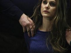 Zawód: Amerykanin: 1x06 Trust Me - zdjęcia promocyjne