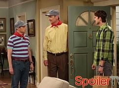 Dwóch i pół: 10x19 Big Episode. Someone Stole A Spoon - zdjęcia promocyjne