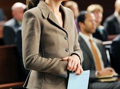 Żona idealna: 4x19 The Wheels of Justice - zdjęcia promocyjne