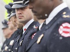 Chicago Fire: 1x19 A Coffin That Small - zdjęcia promocyjne
