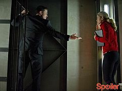 Arrow: 1x22 Darkness On The Edge Of Town - zdjęcia promocyjne