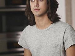 Twisted: 1x01 Pilot - zdjęcia promocyjne