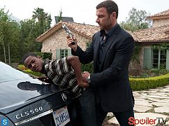 Ray Donovan: 1x07 New Birthday - zdjęcia promocyjne