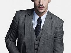 Plakaty promocyjne postaci 1 sezonu serialu Dracula