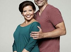 Zdjęcia promocyjne obsady 1 sezonu serialu Welcome to the Family