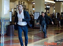 Ray Donovan: 1x12 Same Exactly - zdjęcia promocyjne