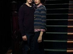 Zdjęcia promocyjne obsady 1 sezonu serialu Ravenswood