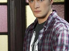 Zdjęcia promocyjne obsady 1 sezonu serialu Ravenswood