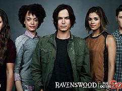 Zdjęcia promocyjne obsady 1 sezonu serialu Ravenswood