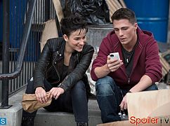 Arrow: 2x03 Broken Dolls - zdjęcia promocyjne
