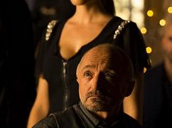 Zagubiona tożsamość: 4x06 Of All the Gin Joints - zdjęcia promocyjne